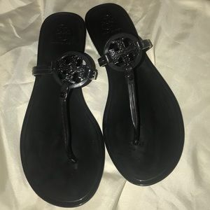 Tory Burch jelly mini millers size 8